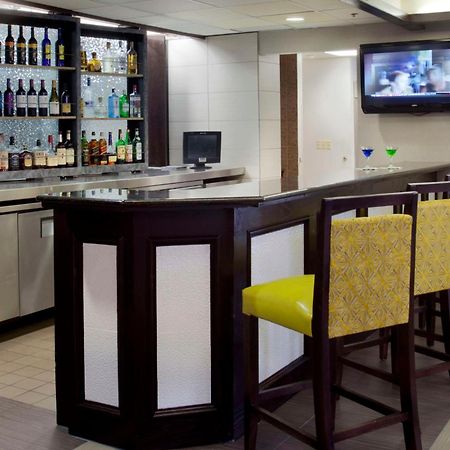 Hotel Doubletree By Hilton Springdale Extérieur photo
