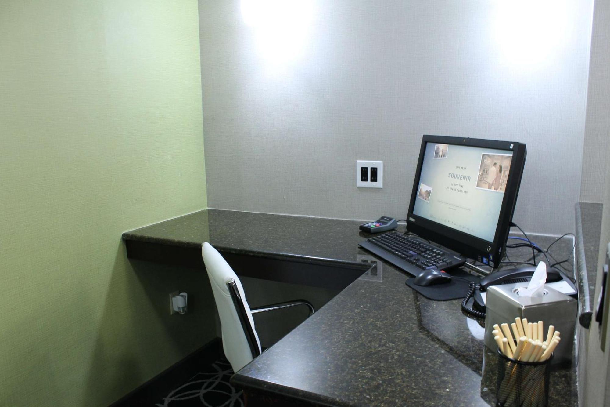 Hotel Doubletree By Hilton Springdale Extérieur photo