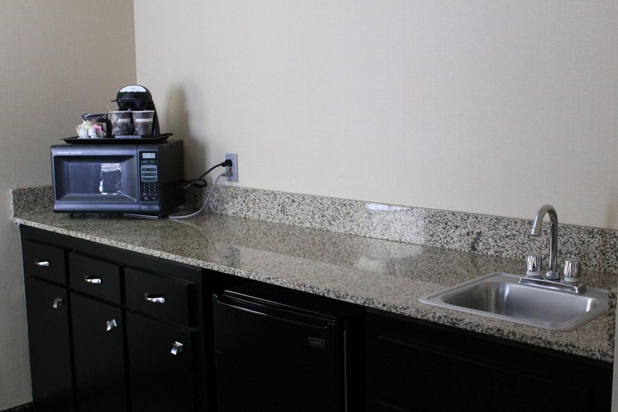 Hotel Doubletree By Hilton Springdale Extérieur photo